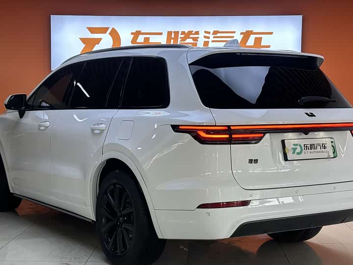 Фото 8 - LiXiang One