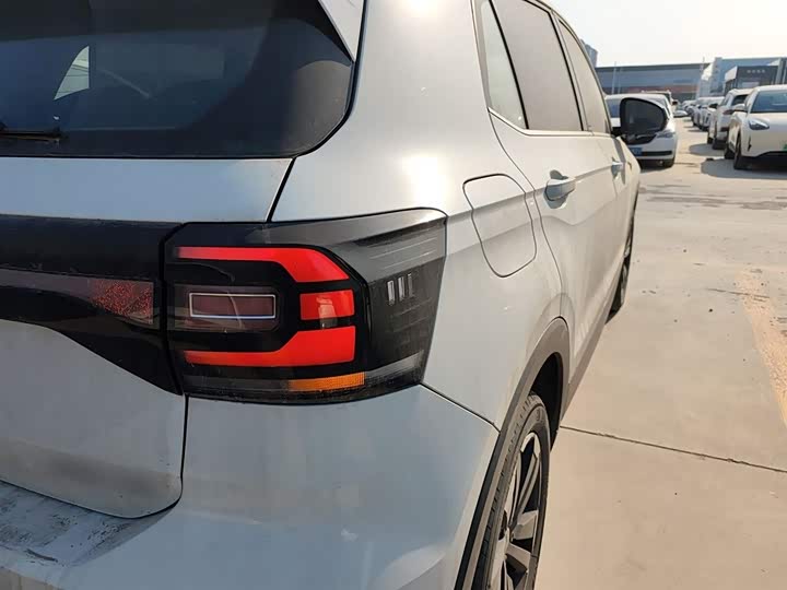 Фото 8 - Volkswagen Tacqua