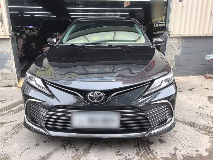 Фото 3 - Toyota Camry