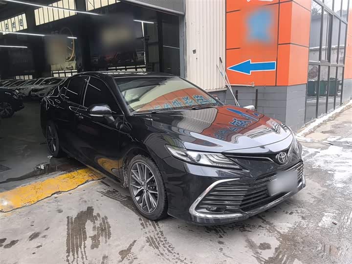 Фото 4 - Toyota Camry