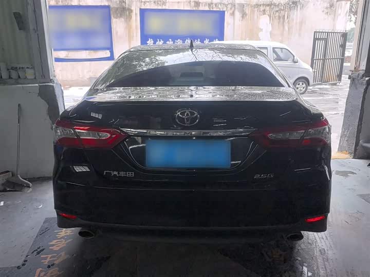 Фото 6 - Toyota Camry