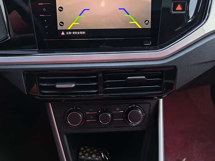 Фото 8 - Volkswagen Polo