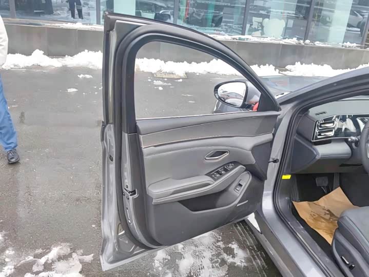 Фото 3 - BYD Qin L