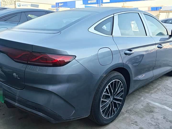 Фото 9 - BYD Qin L