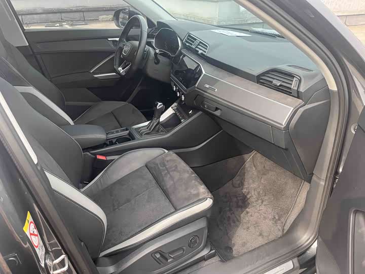 Фото 8 - Audi Q3