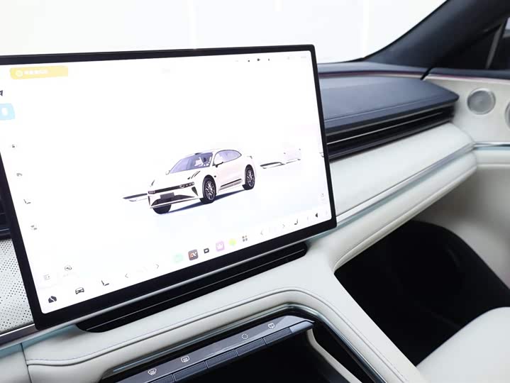 Фото 5 - Zeekr 001