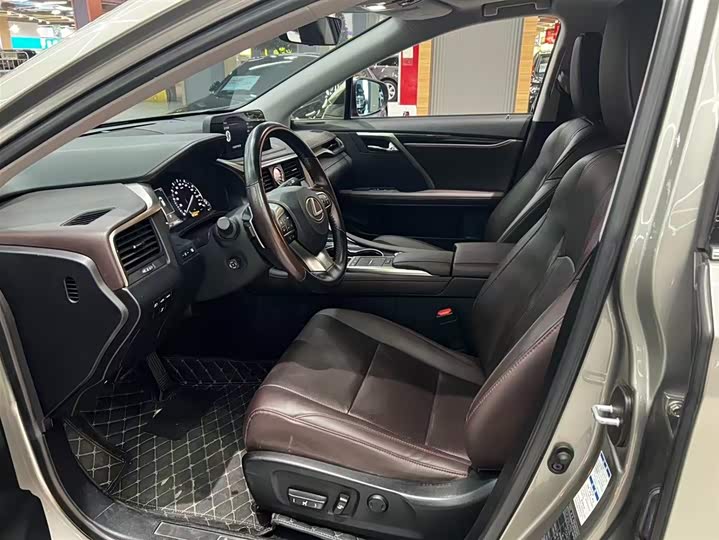 Фото 2 - Lexus RX