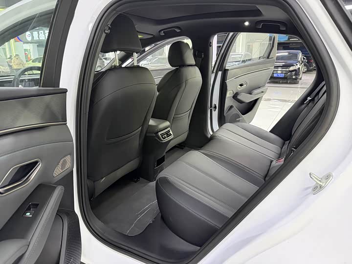 Фото 8 - BYD Qin L