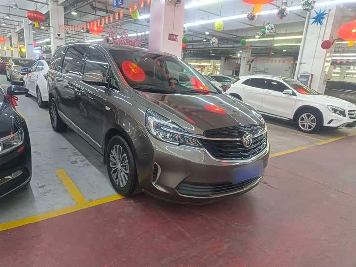 Фото 4 - Buick GL8 ES