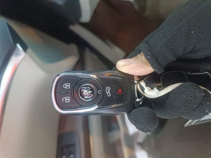 Фото 9 - Buick GL8 ES