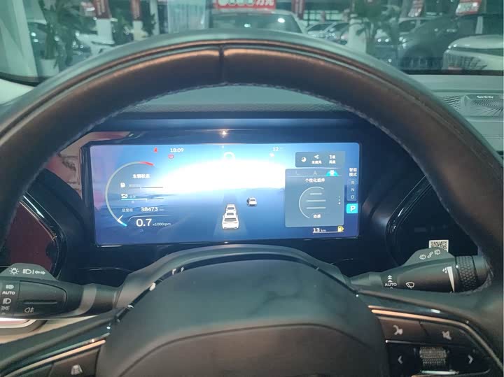 Фото 3 - Geely Monjaro