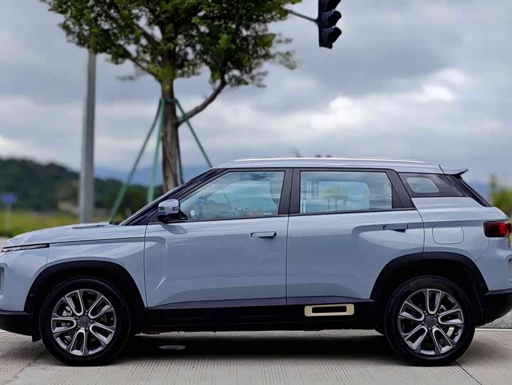 Фото 7 - Geely Icon