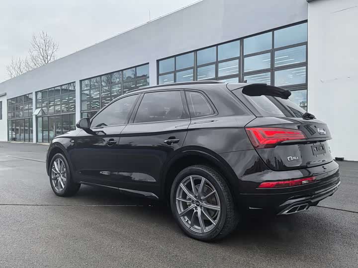 Фото 6 - Audi Q5L