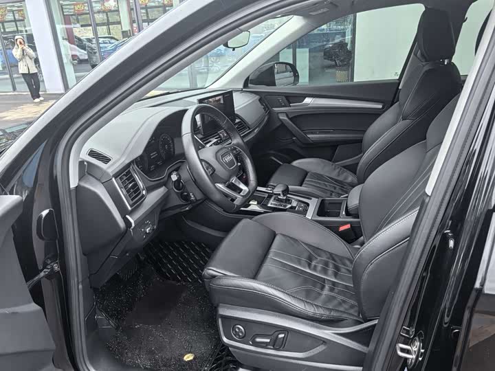 Фото 7 - Audi Q5L