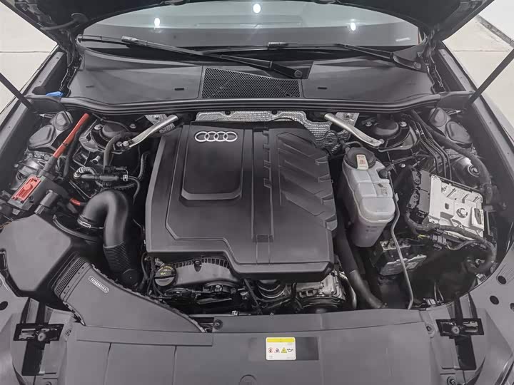 Фото 6 - Audi A6L