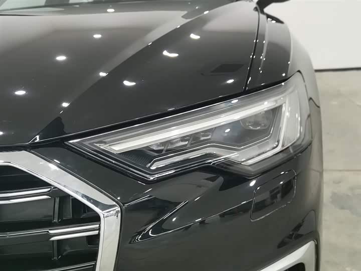 Фото 7 - Audi A6L