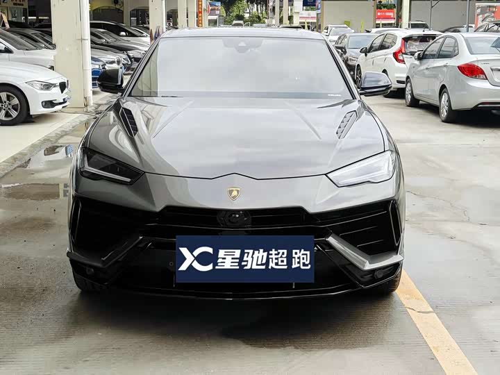 Фото 2 - Lamborghini Urus
