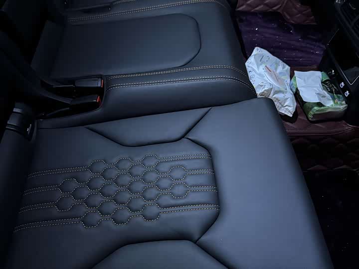 Фото 6 - Lamborghini Urus