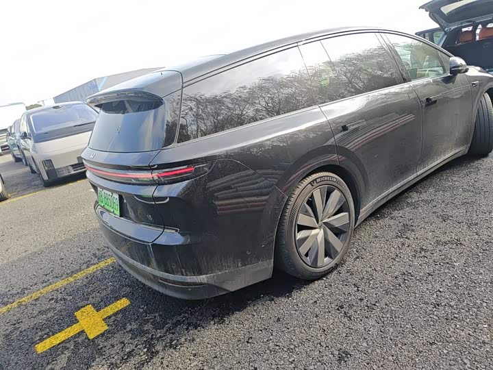 Фото 4 - LiXiang i8