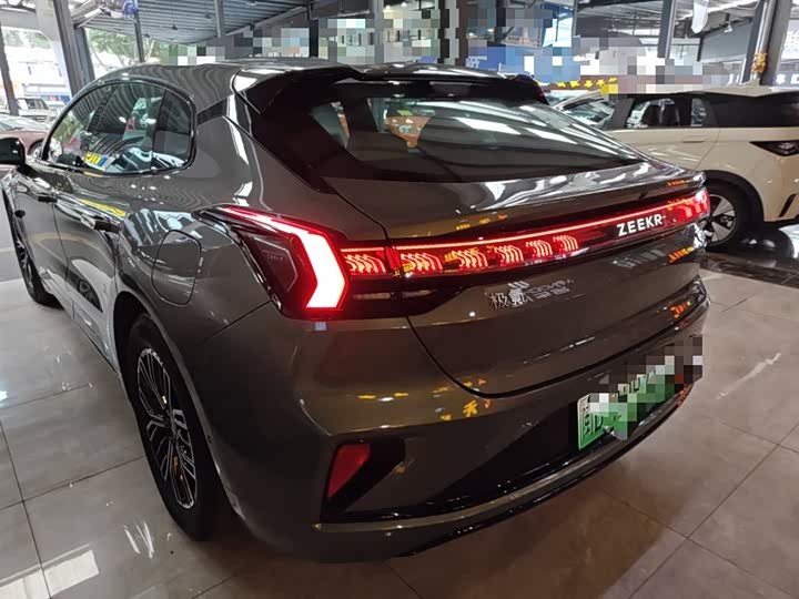 Фото 5 - Zeekr 001