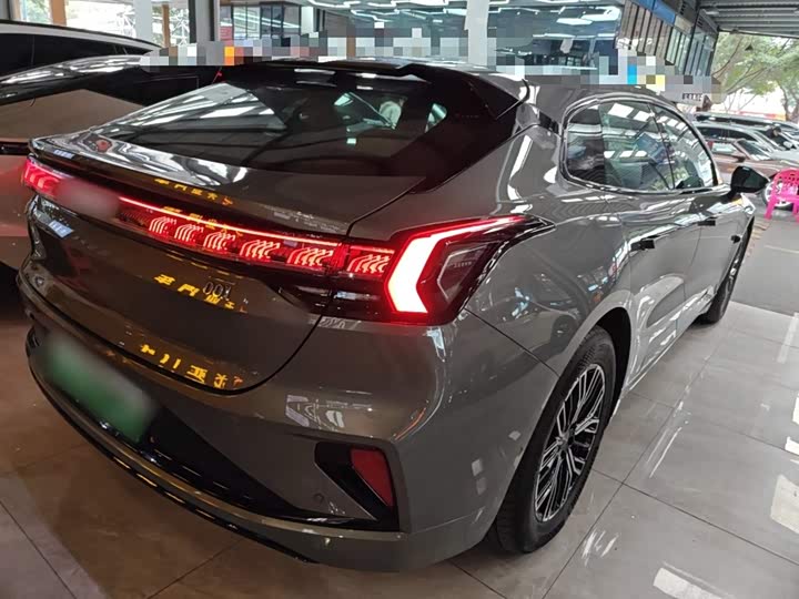 Фото 7 - Zeekr 001