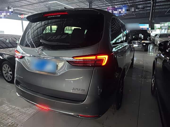 Фото 6 - Buick GL8 ES