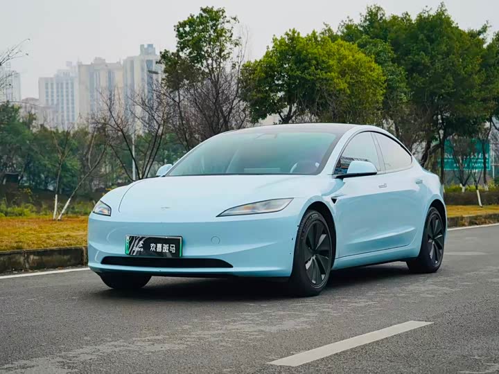 Фото 1 - Tesla Model 3