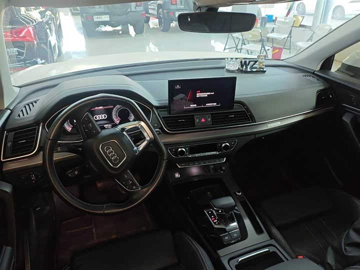 Фото 5 - Audi Q5L