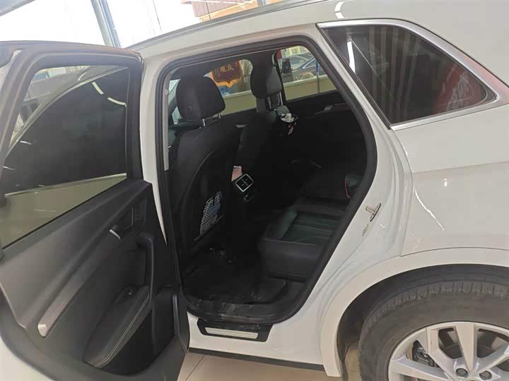 Фото 7 - Audi Q5L