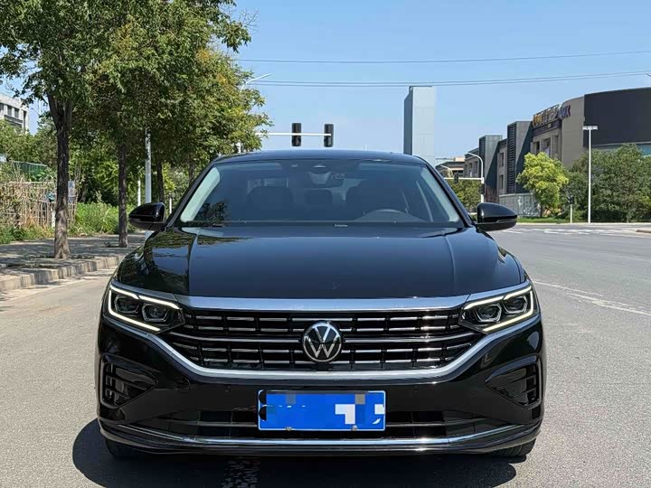 Фото 2 - Volkswagen Passat