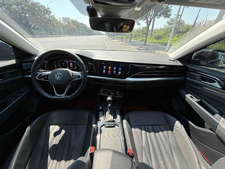 Фото 4 - Volkswagen Passat