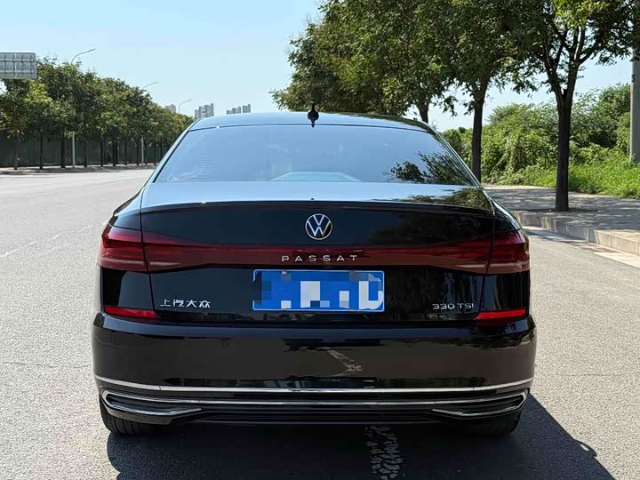 Фото 8 - Volkswagen Passat