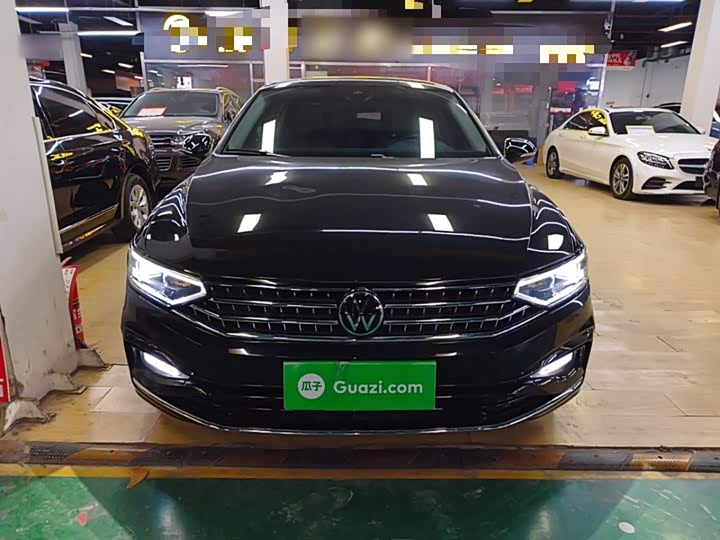 Фото 3 - Volkswagen Magotan