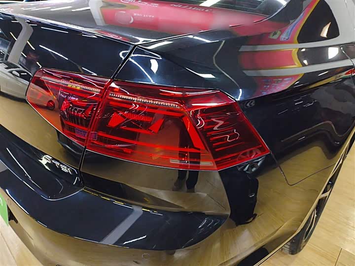 Фото 8 - Volkswagen Magotan