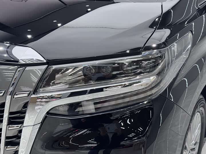 Фото 4 - Toyota Alphard
