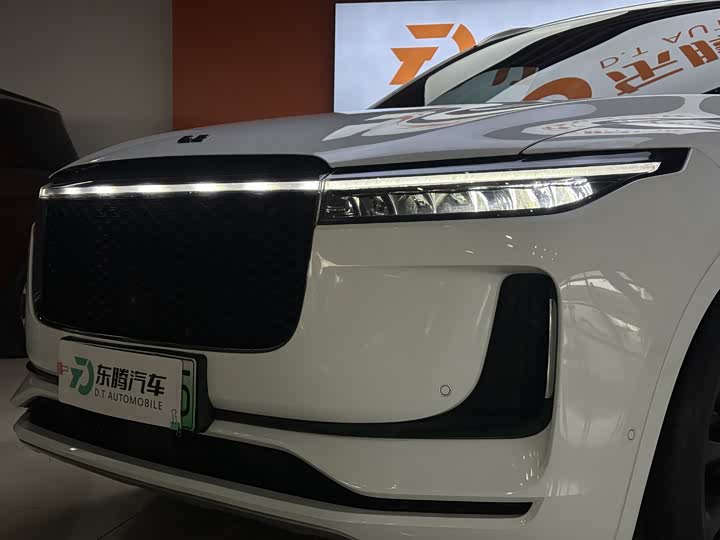 Фото 4 - LiXiang One