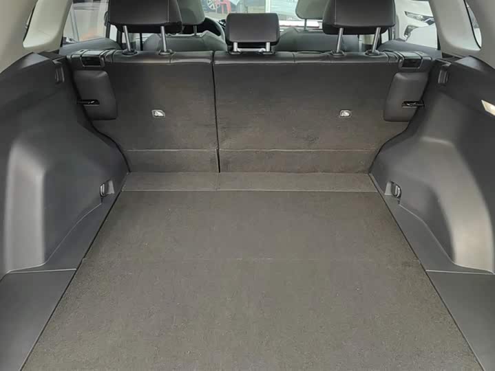 Фото 4 - Toyota RAV4