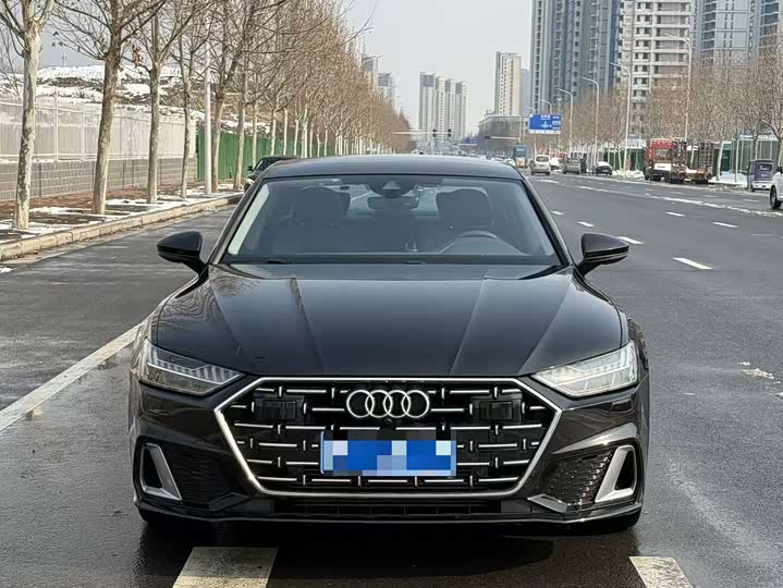 Фото 2 - Audi A7L