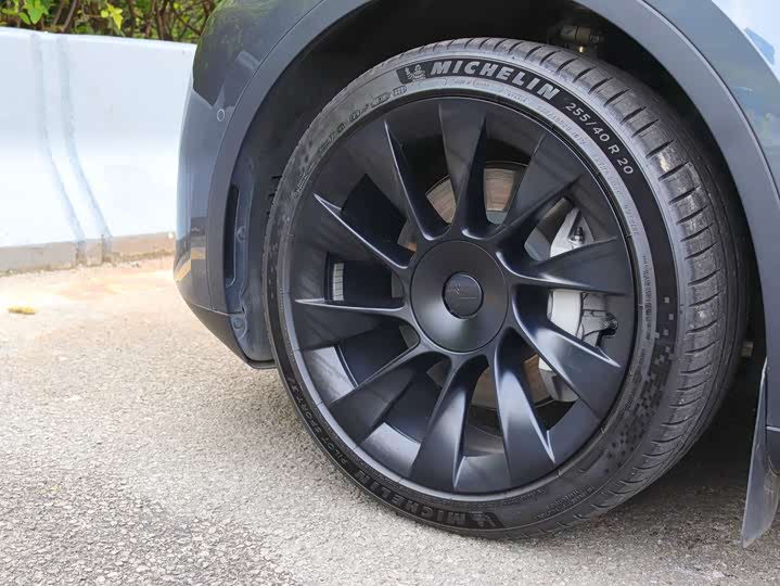 Фото 9 - Tesla Model Y