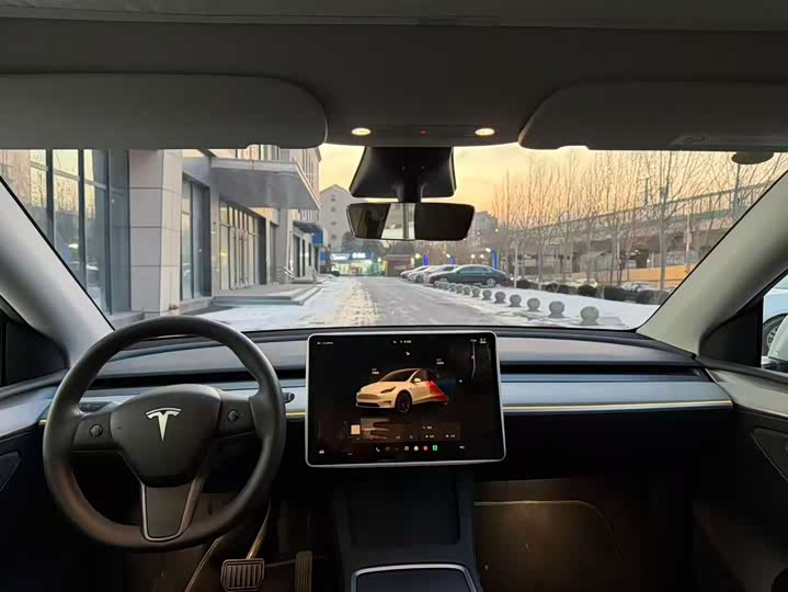 Фото 8 - Tesla Model Y