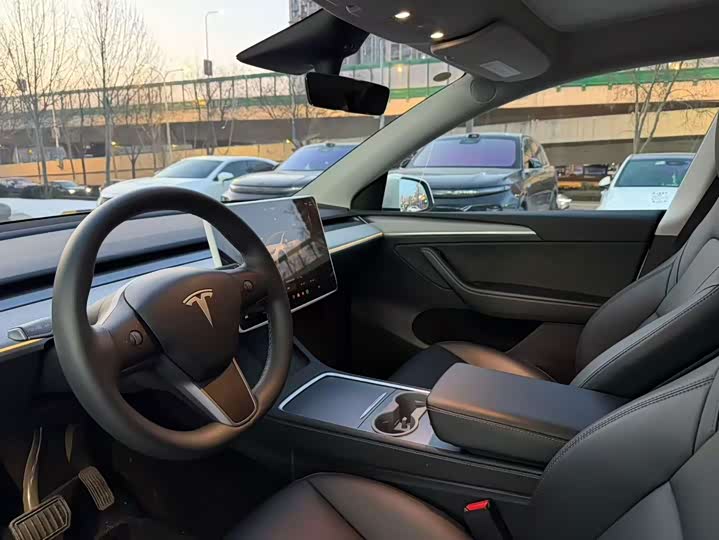 Фото 9 - Tesla Model Y