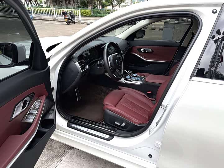 Фото 4 - BMW 3 Series