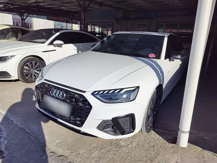 Фото 1 - Audi A4L