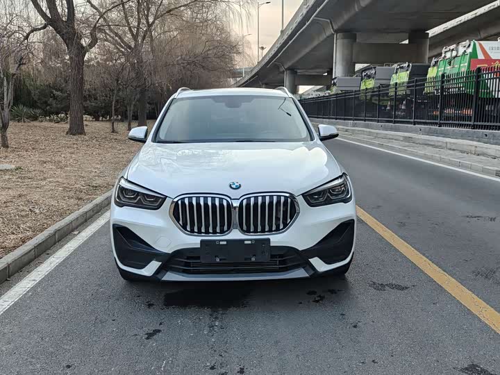 Фото 2 - BMW X1