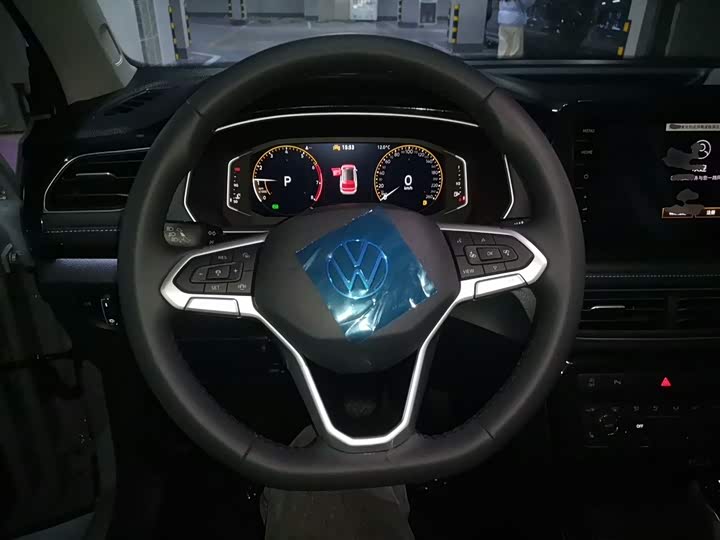 Фото 3 - Volkswagen Tharu