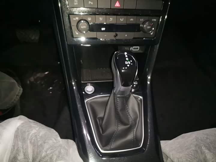 Фото 6 - Volkswagen Tharu