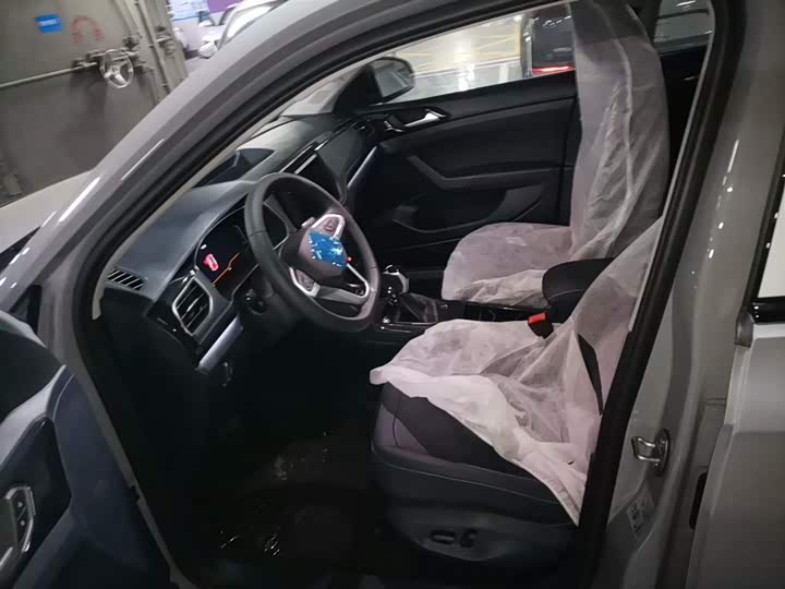 Фото 7 - Volkswagen Tharu