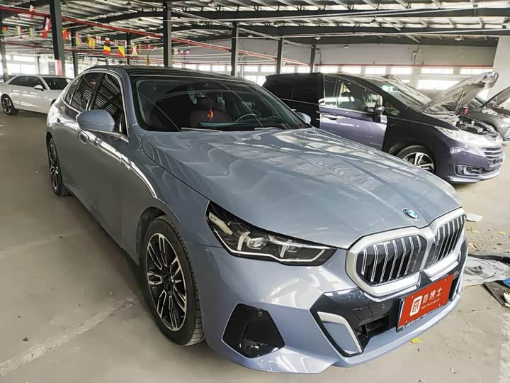 Фото 2 - BMW 5 Series