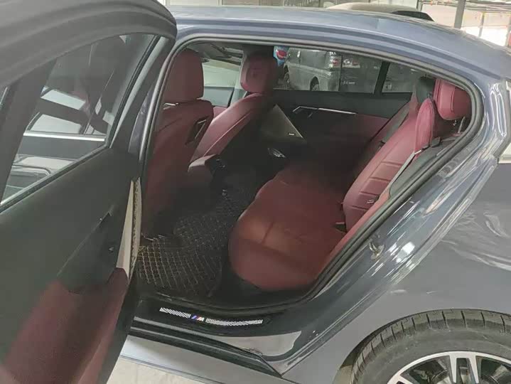 Фото 5 - BMW 5 Series