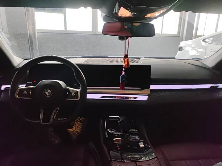 Фото 6 - BMW 5 Series